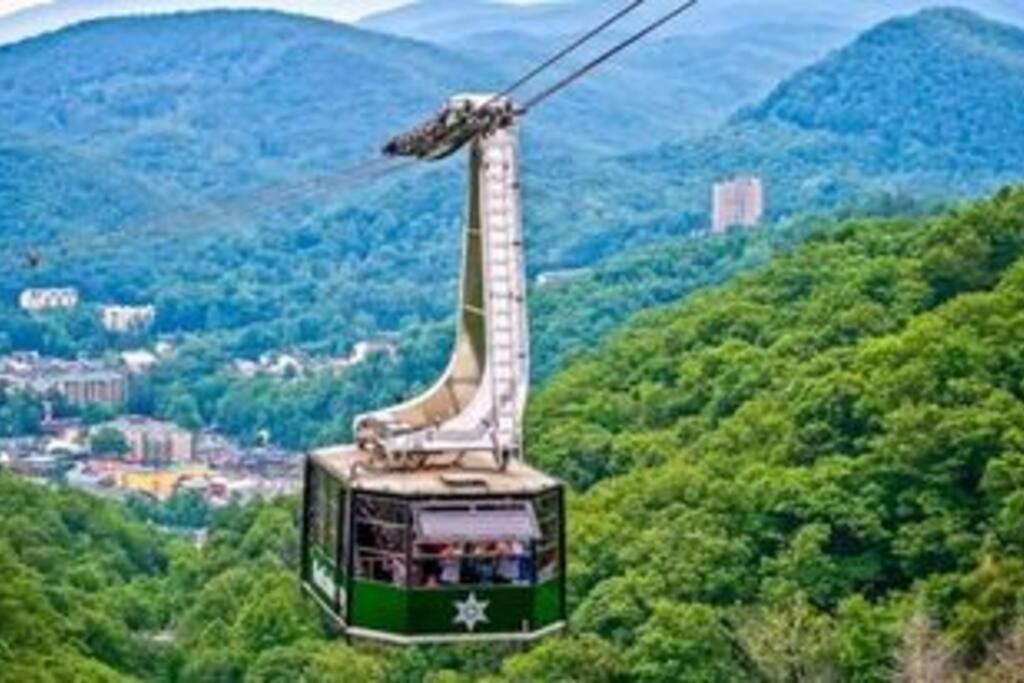 Views & Fireplace - Minutes To Gburg And Ober - Condo Gatlinburg Exteriör bild