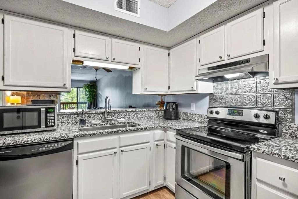Views & Fireplace - Minutes To Gburg And Ober - Condo Gatlinburg Exteriör bild