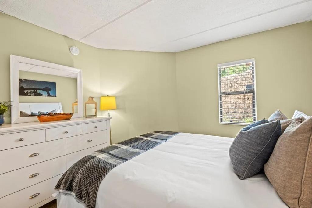 Views & Fireplace - Minutes To Gburg And Ober - Condo Gatlinburg Exteriör bild