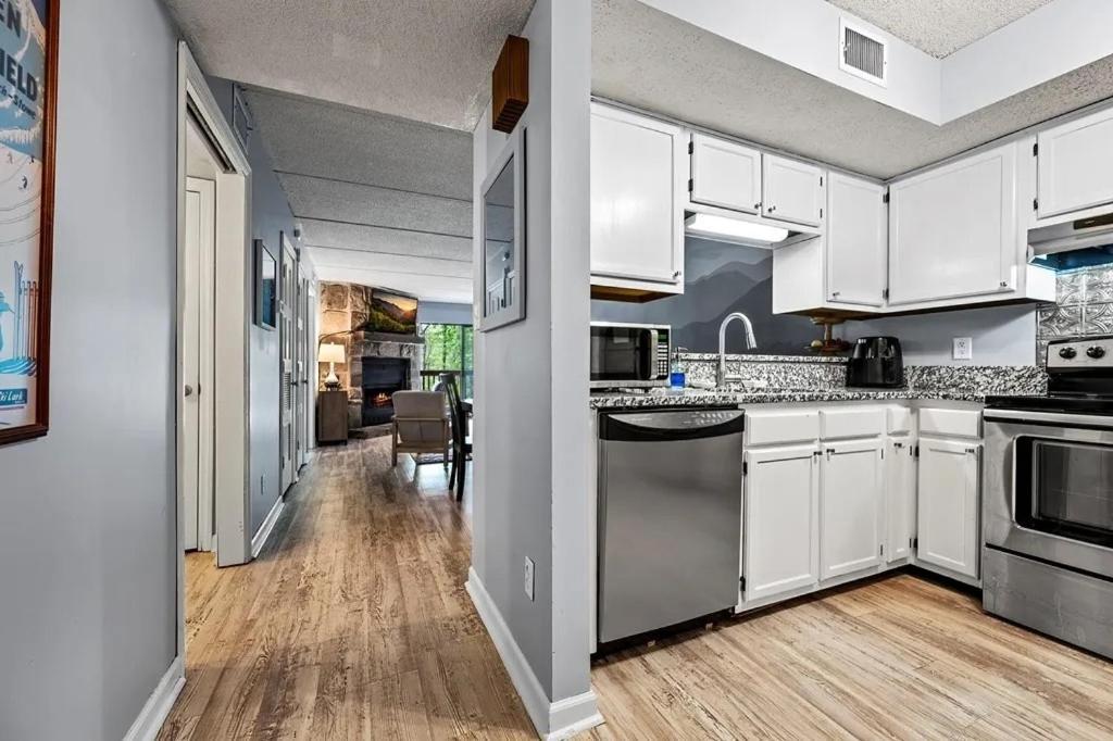 Views & Fireplace - Minutes To Gburg And Ober - Condo Gatlinburg Exteriör bild